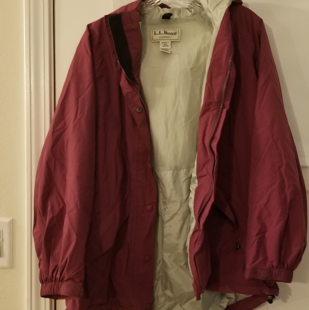 L.l. bean stowaway rain jacket
